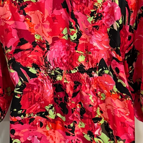 Nue options Floral Women's Top - Vibrant Red and Pink XL - Picture 5 of 5